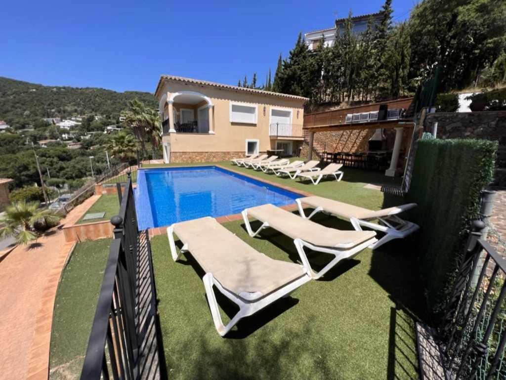 Casa Mas Ambros Con Piscina Desbordante Vila Calonge  Exterior foto