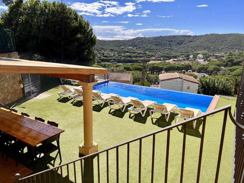 Casa Mas Ambros Con Piscina Desbordante Vila Calonge  Exterior foto