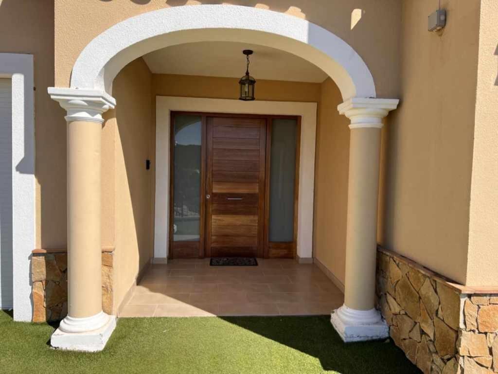 Casa Mas Ambros Con Piscina Desbordante Vila Calonge  Exterior foto